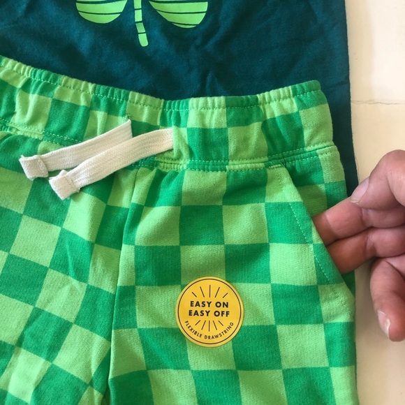 Cat & Jack Baby St.Patrick’s Shamrock Graphic Shirt Checkers Shorts Set Size 12M - Picture 4 of 11